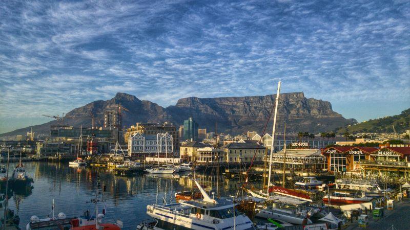 Image of Cape Town's harbour with Table Mountain the background