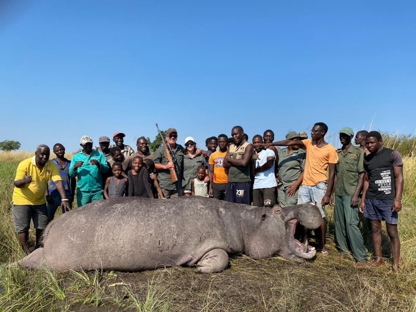 Sometimes a hunting safari is more than just that. It’s also an opportunity to help a local community.